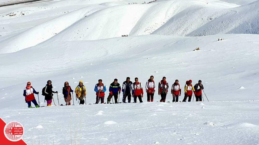 صعود زمستانه تیم امداد و نجات کوهستان جمعیت هلال  در ارتفاعات سفید کوه ازنا